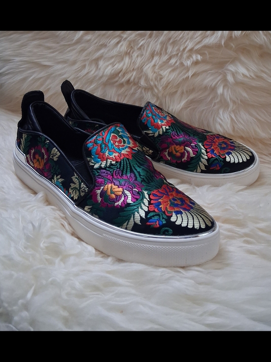Wishbone Shoes - The Wishbone Collection Embroidered Floral Slip-On Sneakers